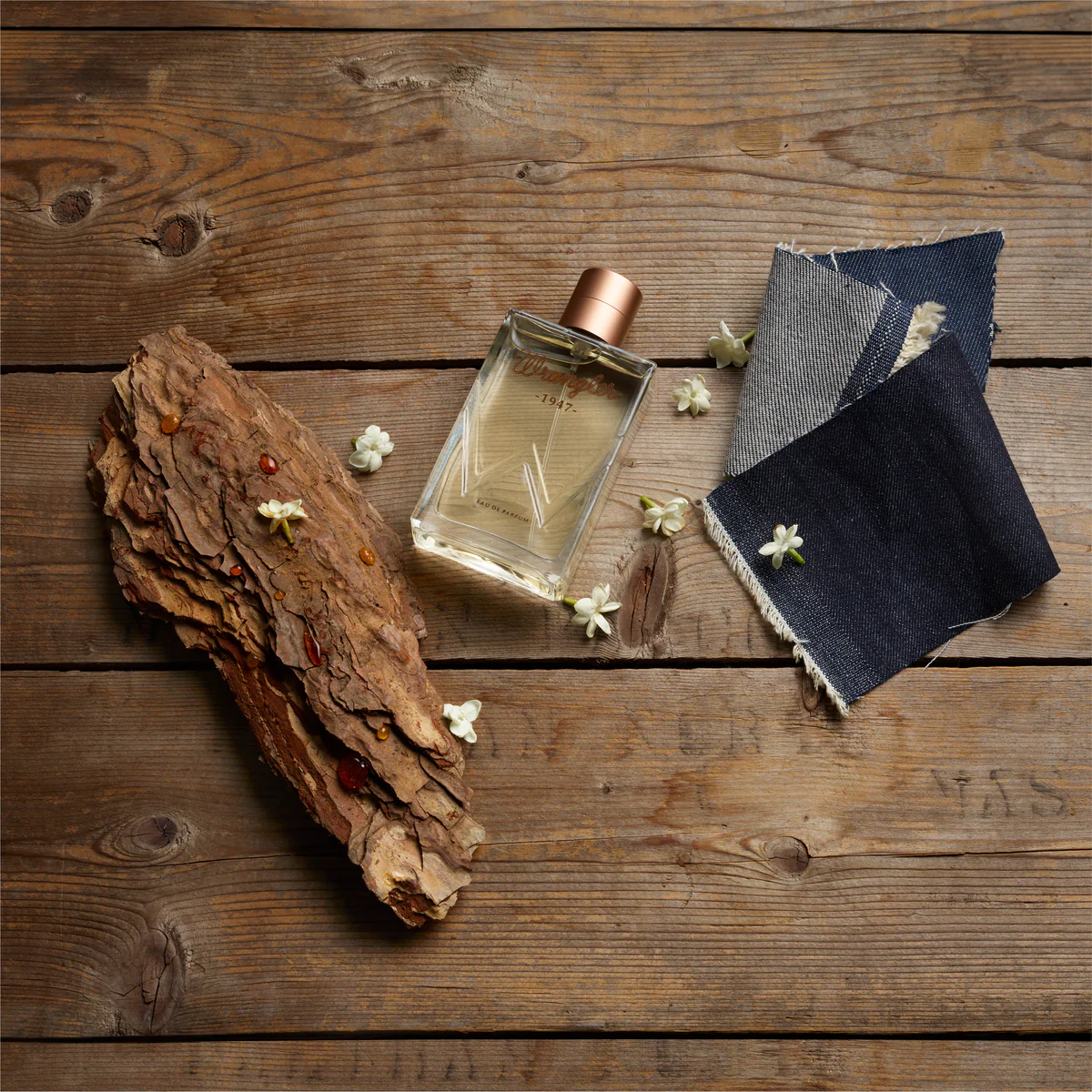 EDP Ingredient STUDIO 2000x200010 1285f6dd 114b 49f7 8143 3841cc173737